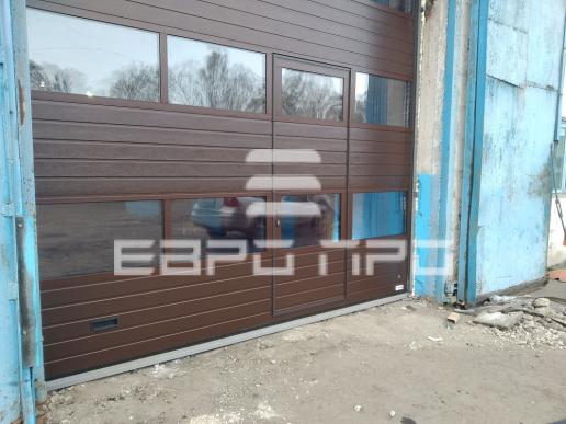 Секционные промышленные ворота Алютех